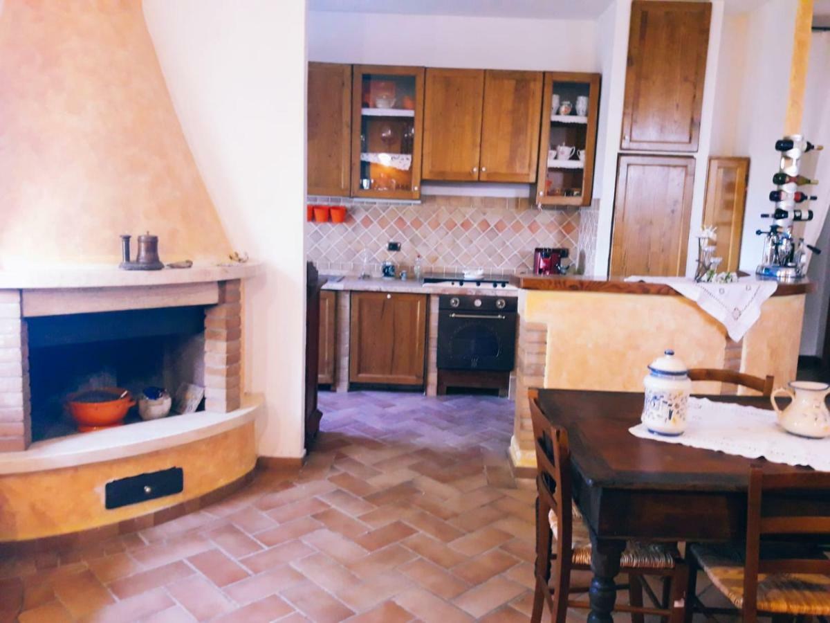 Вилла La Casa Del Susino Кастильоне-д'Орчия Экстерьер фото